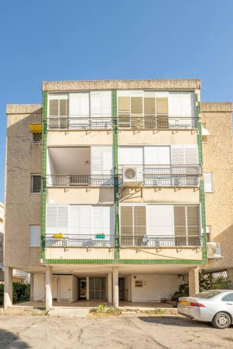 דירות Qiryat Ata דירת אירוח גדולה ונחמדה מראה חיצוני תמונה
